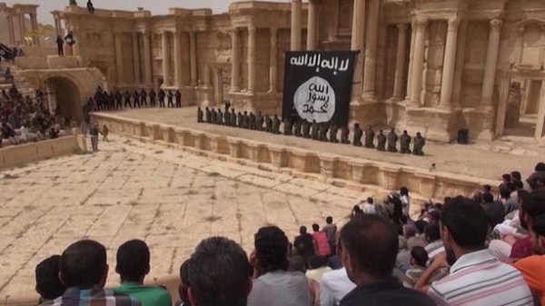 داعش ينفذ اعدام جماعي وسط آثار تدمر